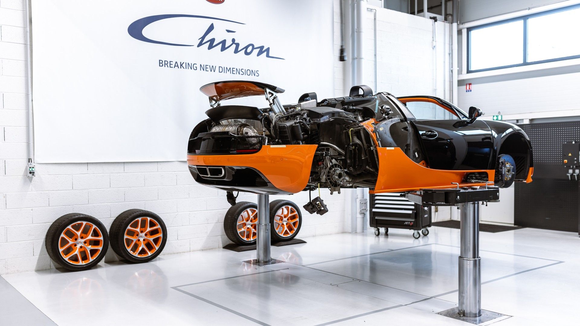 Bugatti Veyron orange et noire