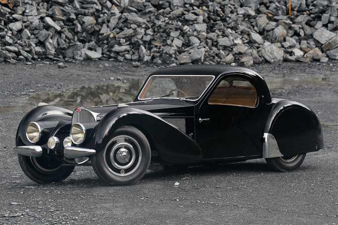 La magnifique carrosserie de la Type 57SC Atalante a été conçue par le fils d'Ettore, Jean Bugatti.