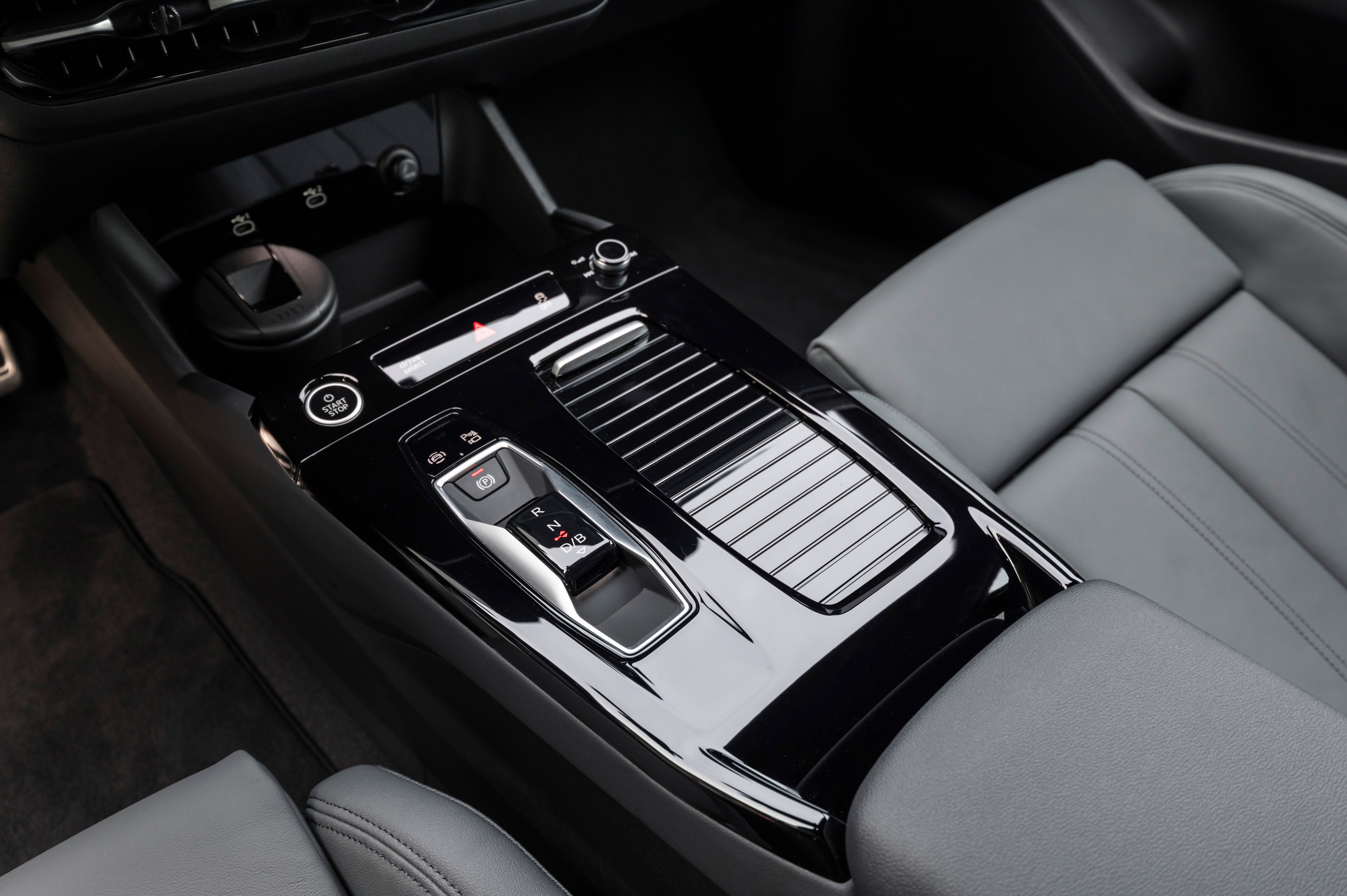 Console centrale de l'Audi Q6 e-tron 2025