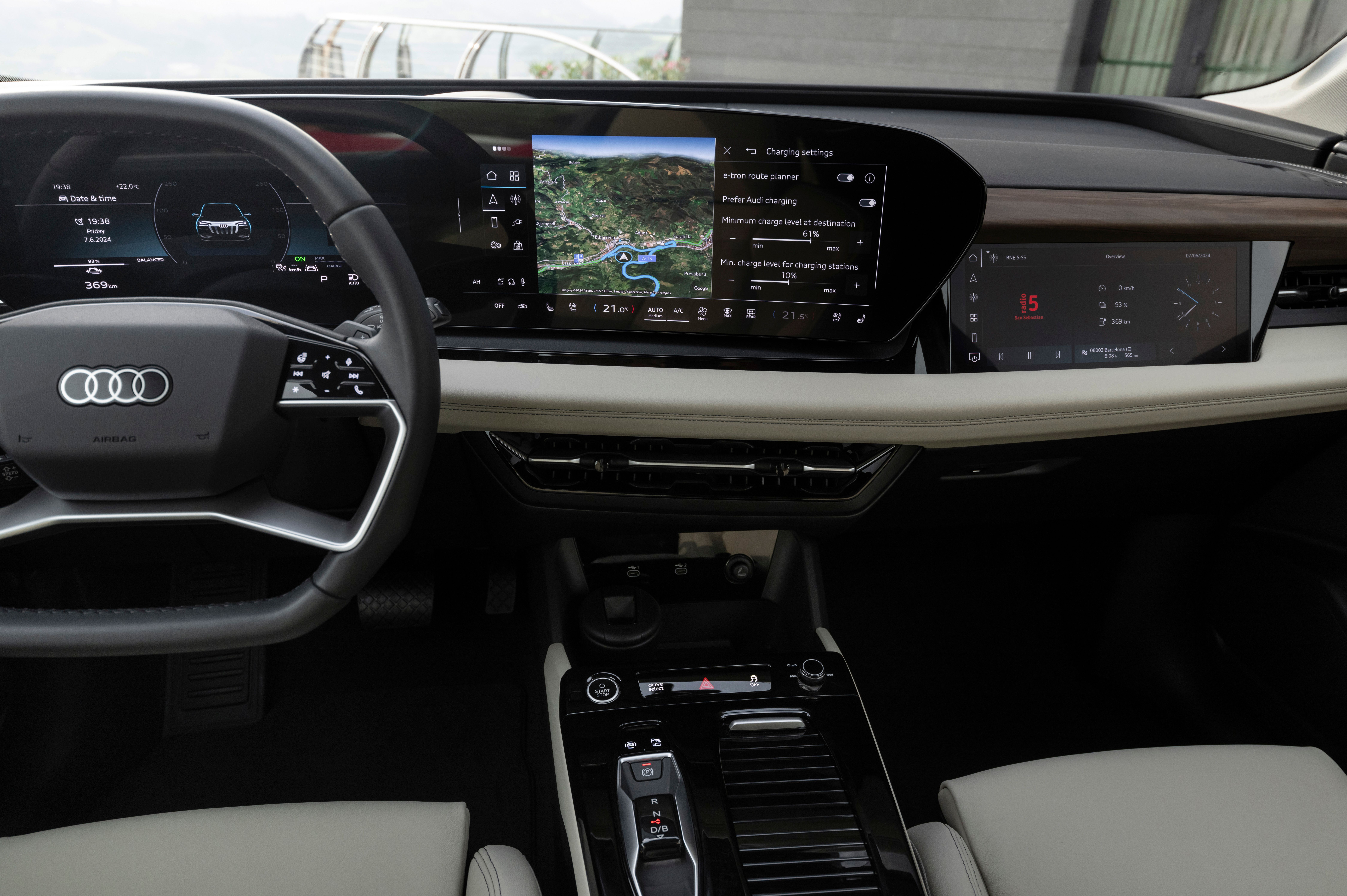 Tableau de bord de l'Audi Q6 e-tron 2025