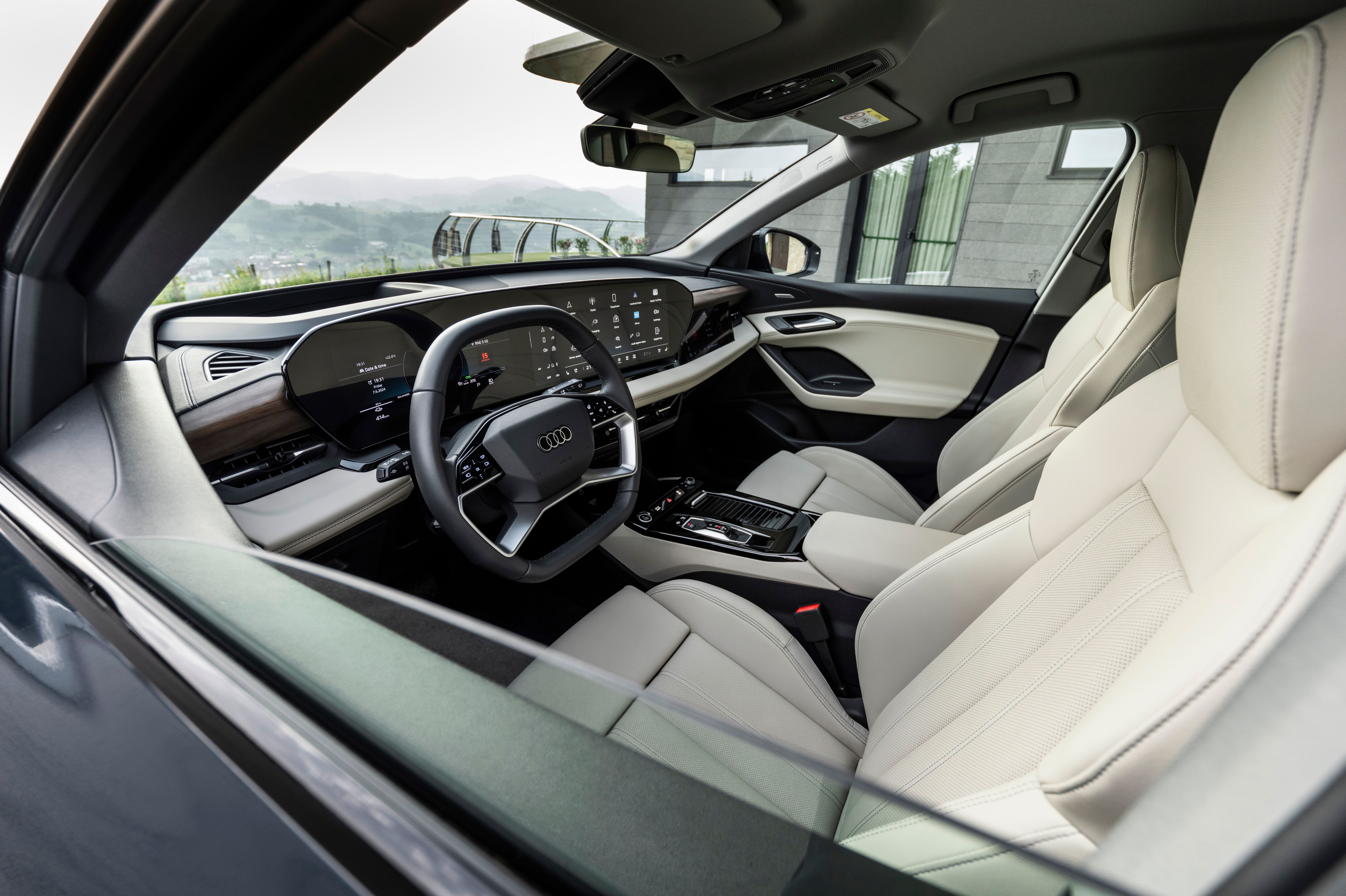 Vue du conducteur de l'Audi Q6 e-tron 2025