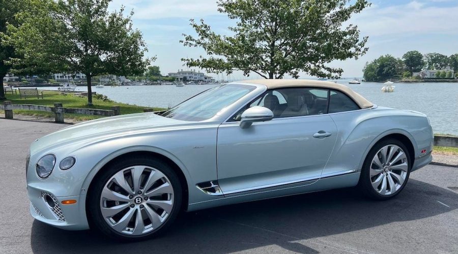 La Bentley Continental GTC 2024 vous permet de vivre votre luxe au quotidien